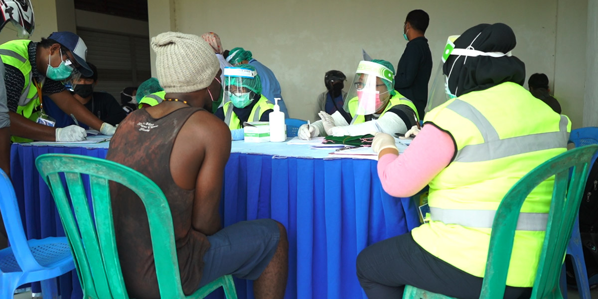 cerita-tim-pe-membendung-laju-penularan-covid-19-di-timika